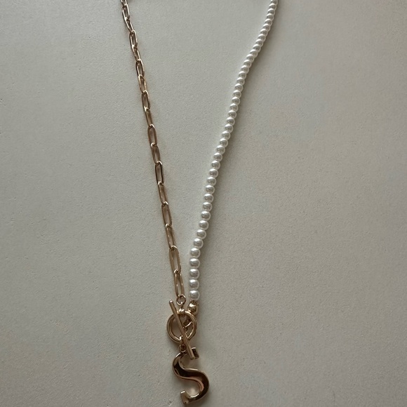 Jewelry - “S” gold + pearl necklace